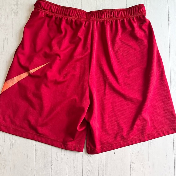 Nike HBR Marble Swoosh Basketball Training Shorts Red Black Mens 2XL EUC - Picture 11 of 15